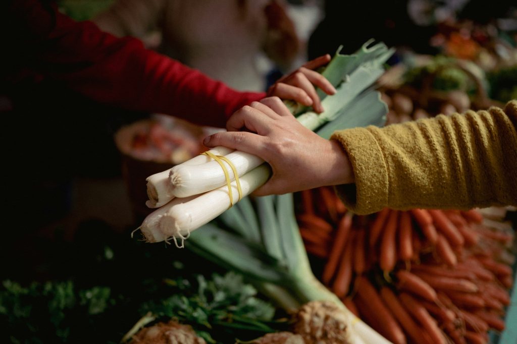 El campo no solo es un lugar de trabajo, sino el hogar de miles de familias.
